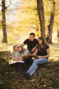 Servizio fotografico per famiglia nella natura di Serena Morandi | Valchiavenna, Valtellina, Lago di Como, Lecco, Milano, Lombardia