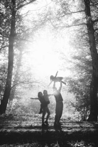 Servizio fotografico per famiglia nella natura di Serena Morandi | Valchiavenna, Valtellina, Lago di Como, Lecco, Milano, Lombardia