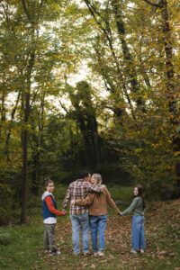 Servizio fotografico per famiglia nella natura di Serena Morandi | Valchiavenna, Valtellina, Lago di Como, Lecco, Milano, Lombardia