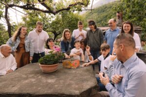 Servizio fotografico per famiglia nella natura di Serena Morandi | Valchiavenna, Valtellina, Lago di Como, Lecco, Milano, Lombardia
