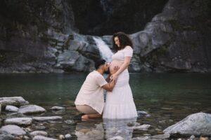 Servizio fotografico di gravidanza nella natura e a domicilio | Serena Morandi | Valchiavenna, Valtellina, Engadina, Lago di Como, Sondrio, Lecco, Milano, Lombardia