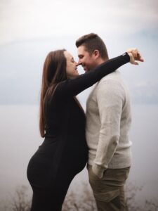 Servizio fotografico di gravidanza nella natura e a domicilio | Serena Morandi | Valchiavenna, Valtellina, Engadina, Lago di Como, Sondrio, Lecco, Milano, Lombardia