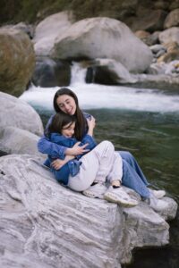 Servizio fotografico per famiglia nella natura di Serena Morandi | Valchiavenna, Valtellina, Lago di Como, Lecco, Milano, Lombardia